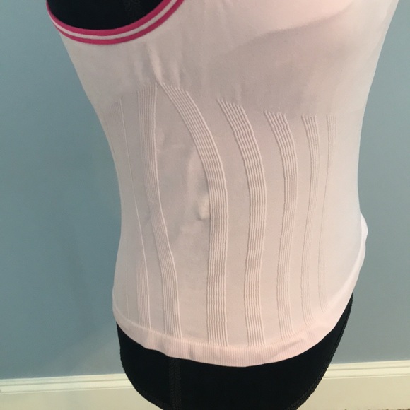 Racer back form fitting tank light Pink with magenta trim - Picture 6 of 9